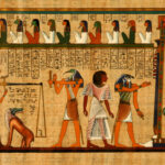 Fargerikt egyptisk papyrusbilde med gule, røde, grønne og blå detaljer som viser guder som veier den avdødes hjerte foran Osiris.