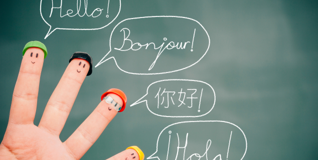 fingerdukker sier hei på flere språk adobe