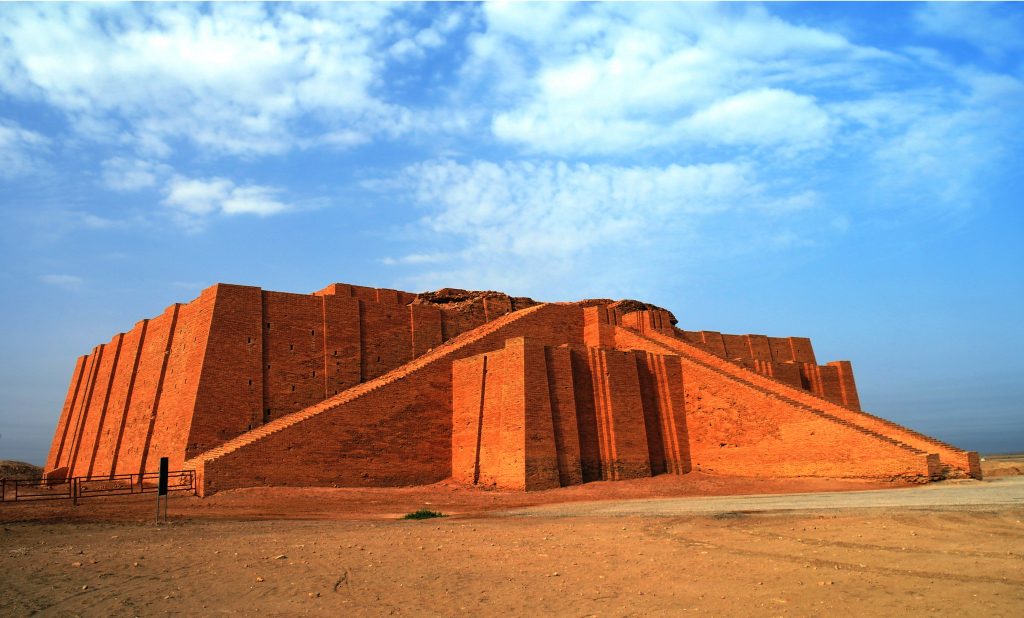 Bilde av en Ziggurat, et tempeltårn i Ikrak