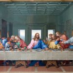 Maleri av det siste måltid. Jesus sitter midten med de tolv disiplene på hver side