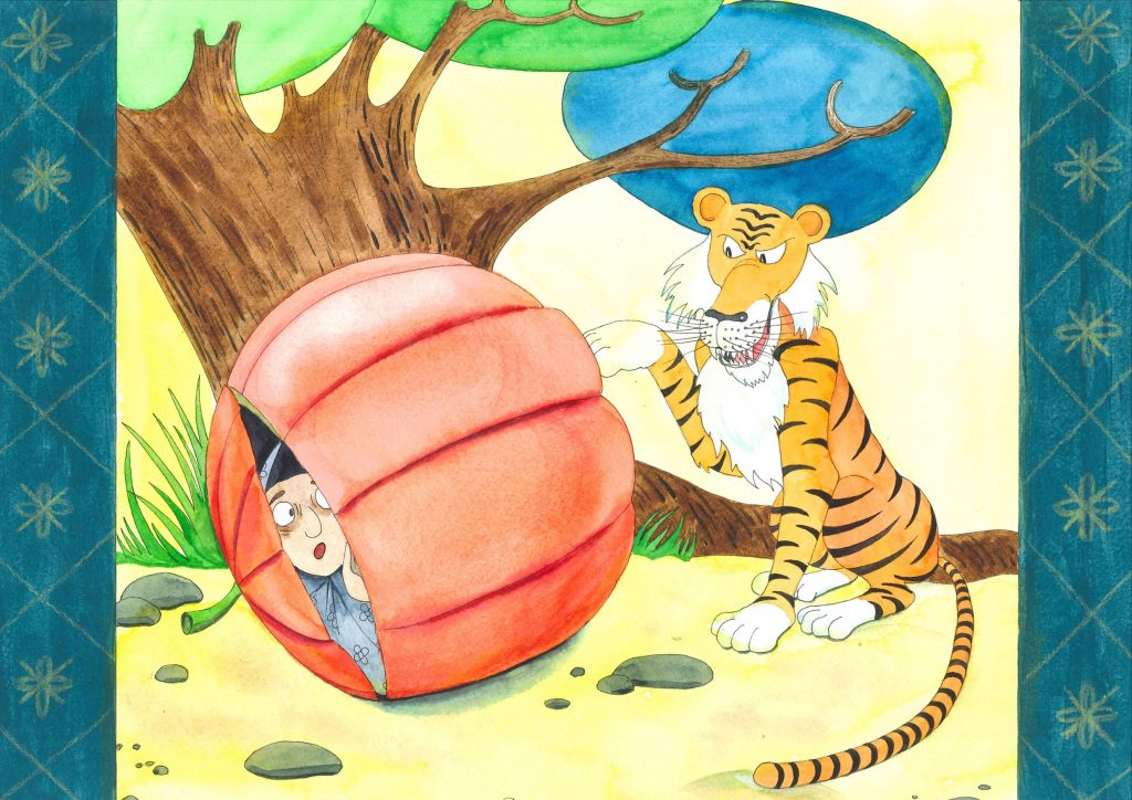 En tiger har en labb på gresskaret. Den gamle damen titter ut fra den andre siden. Tigeren ser ikke dette. 