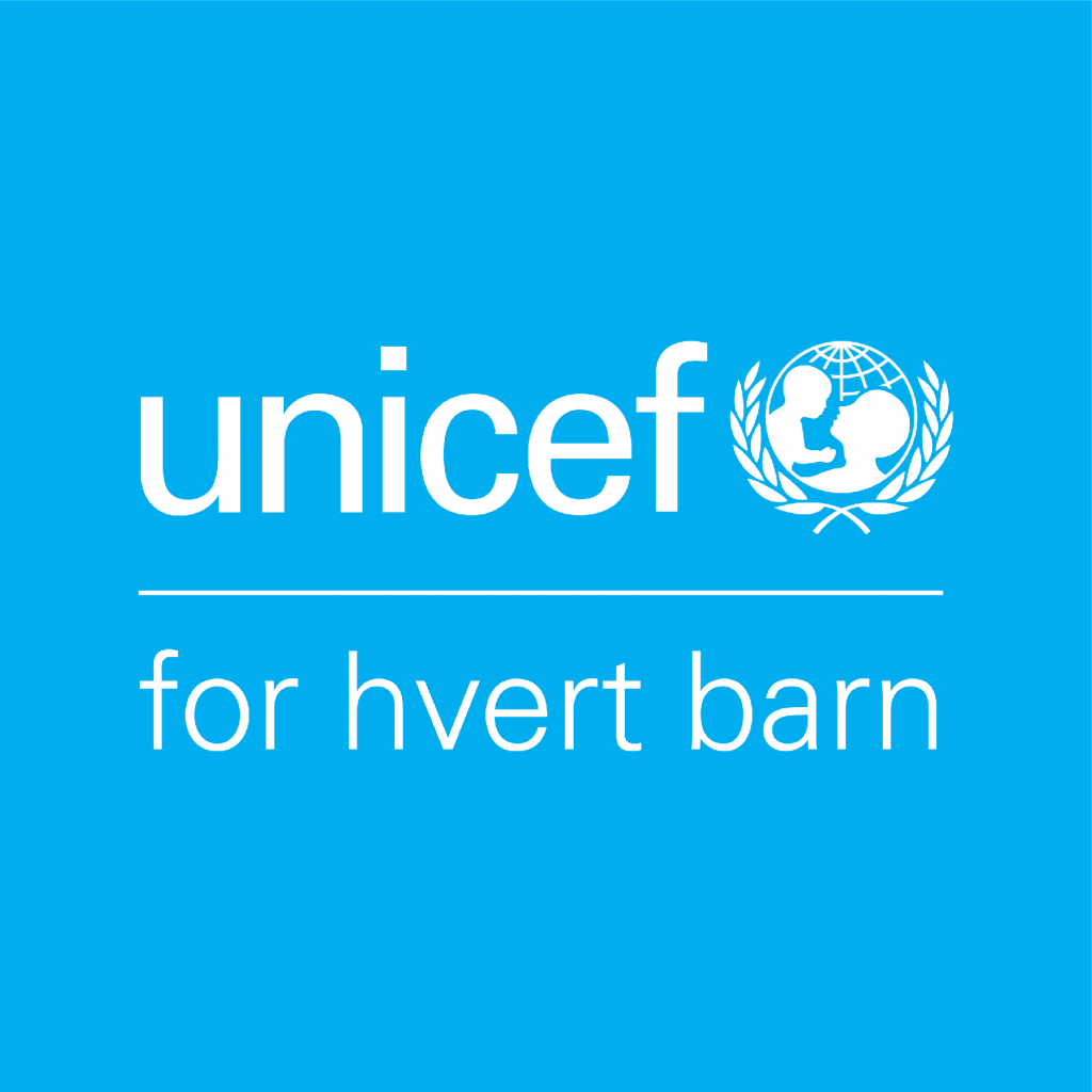 Unicef sin logo. Et lyseblått kvadrat de det står UNICEF  for hvert barn med hvit skrift.. En tegning av jordkloden , symbol av en voksen som holder er barn.
