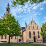 Bilde av en kirke i Oslo. Den heter Oslo Domkirke